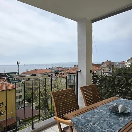 Апартаменти Bellevue Sea View *